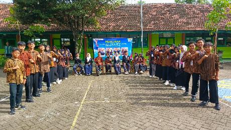 Warga MTsN 11 Madiun Wayahe Nyooblos